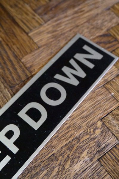 画像2: ビンテージ　STEP　DOWN　メタルステッカー