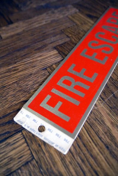 画像1: ビンテージ　FIRE　ESCAPE　メタルステッカー