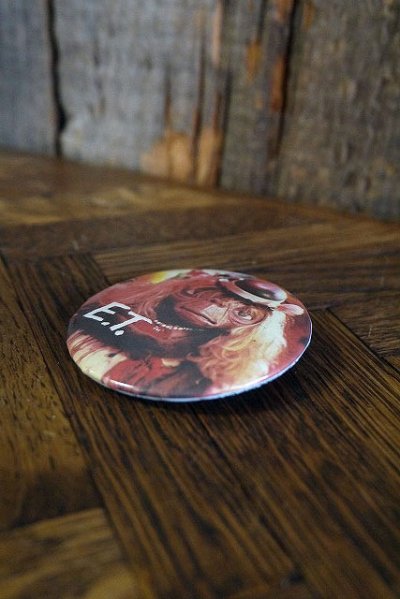 画像1: ビンテージ　E.T.　缶バッチ　B
