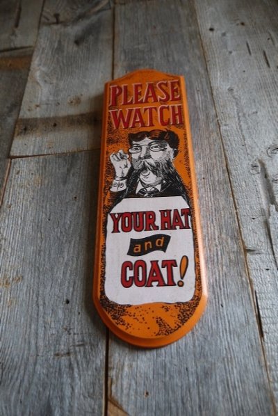 画像2: ビンテージ　PLEASE　WATCH　YOUR　HAT　and　COAT　ウッドサイン