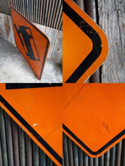 画像2: ビンテージ　CAUTION　　ROAD　BUMPS　ロードサイン