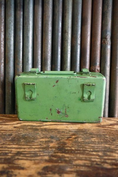 画像1: ビンテージ　Bullard　FIRST　AID　メタルケース