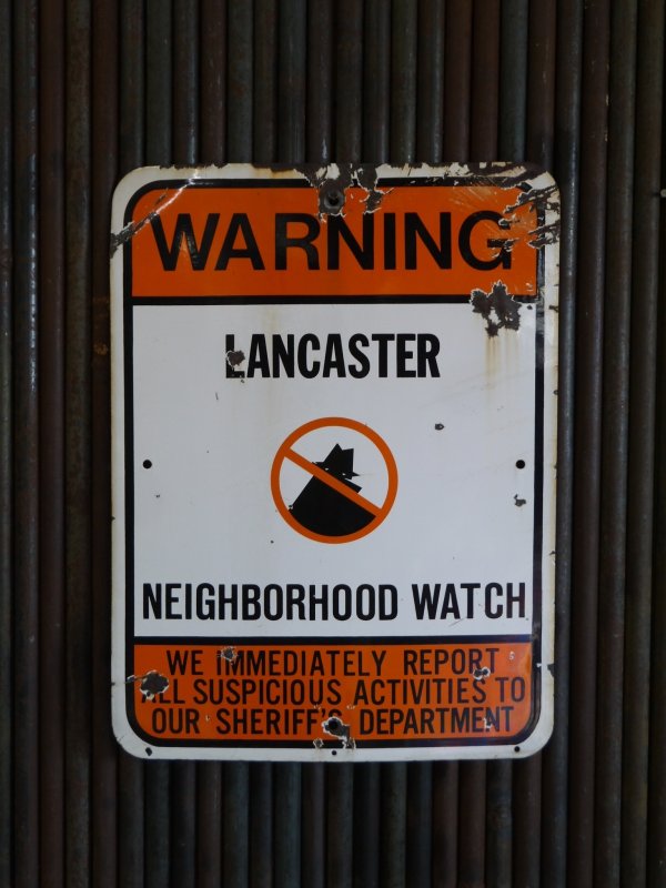 画像1: ビンテージ　WARNINNG　NEIGHBORHOOD　WACTH　ホーローサイン (1)
