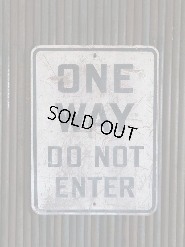 画像1: ビンテージ　ONE　WAY　DO　NOT　ENTER　メタルサイン (1)