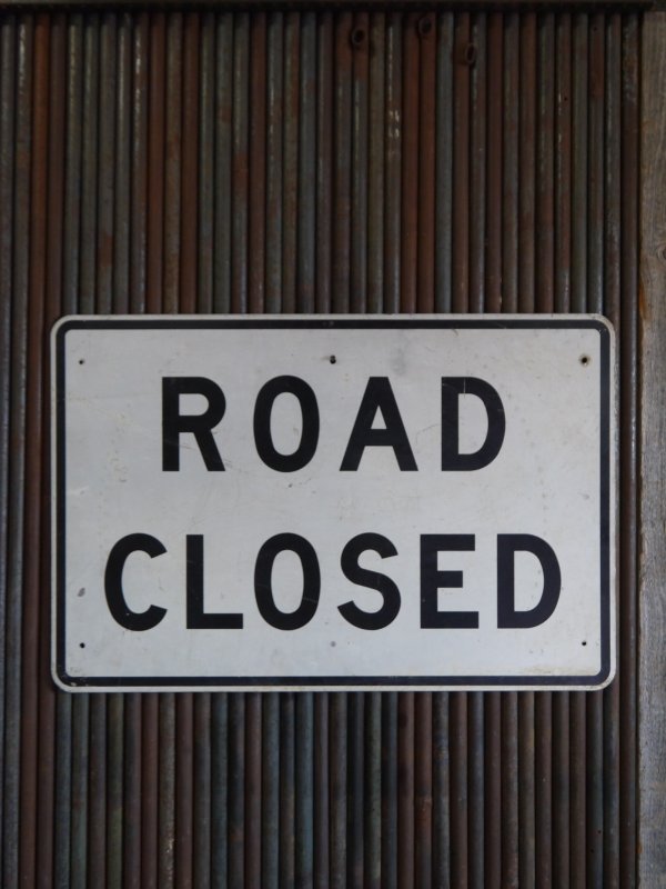 画像1: ビンテージ　ROAD　CLOSED　大型ロードサイン　 (1)