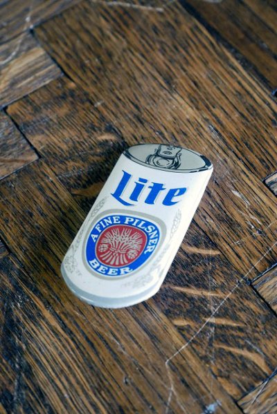 画像1: ビンテージ Lite BEER 缶バッチ